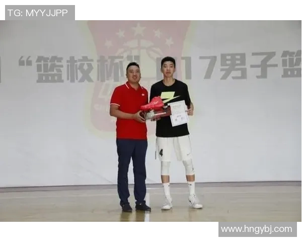 足球明星用真情温暖球迷心灵传递爱的力量与希望 足球明星用真情温暖球迷心灵传递爱的力量与希望