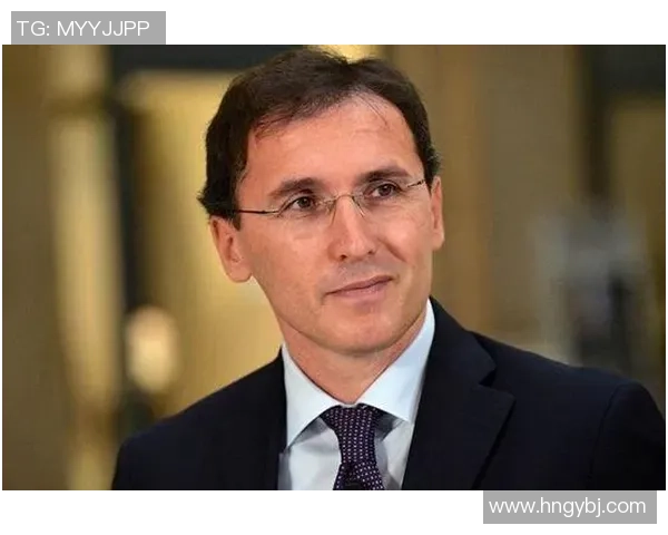 意大利足球明星戴口罩展现抗疫决心与责任感引发广泛关注